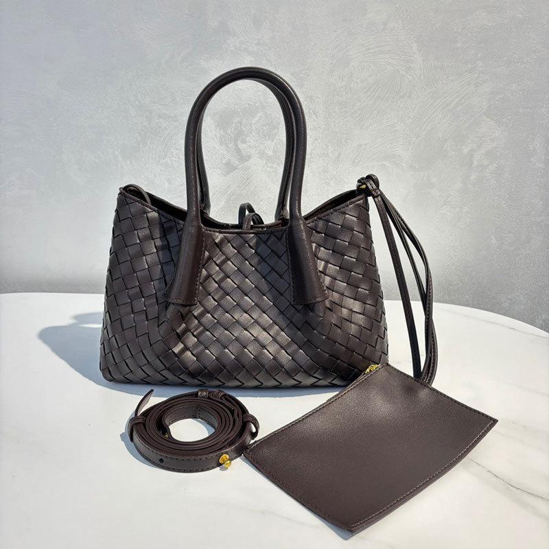 Cowhide hand-woven bag, tote bag, genuine leather French casual portable premium sense bag, shoulder messenger women's bag