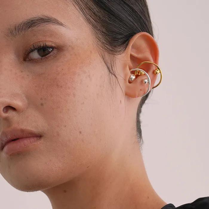 Curve Motion - Ear Cuff 01
