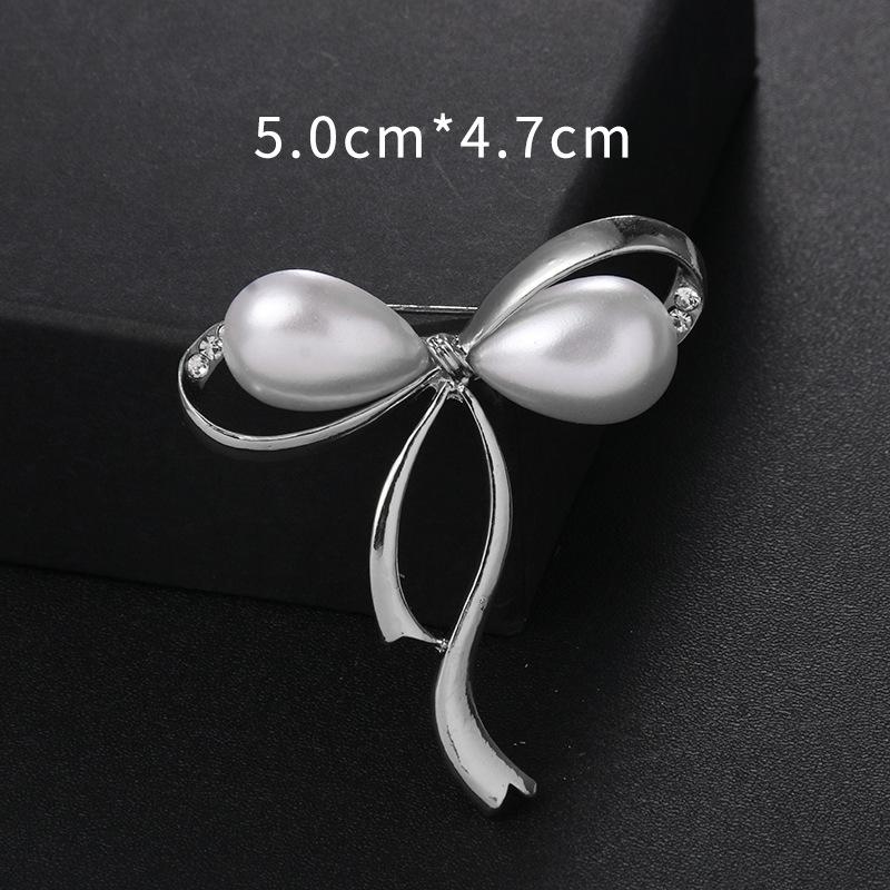 Simple Five-pointed Star Moon Brooch, Fashionable and Versatile, Neckline Pin, Clothing Shirt, Anti-light Fixed Trinkets.