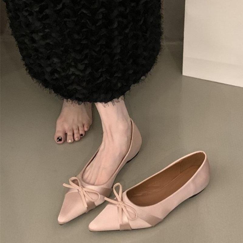 Damskie Wykwintne Jedwabne Czółenka Mary Jane ze Szpicem - Wczesnowiosenne Buty dla Druhen i Idealne do Spódnicy