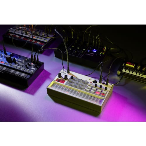 KORG Volca Sample2 Digital Sampler Synthesizer, Battery-Powered, Built-in Speaker, Headphone Compatible, Compact Size for Use Anywhere