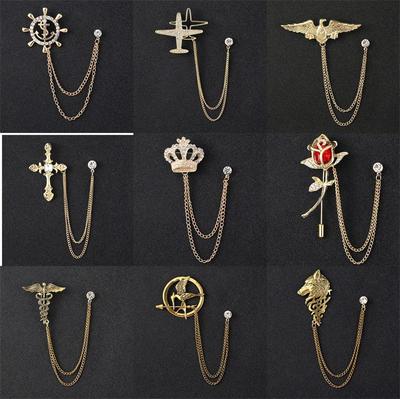 Broche de Cabeza de Lobo de Moda para Hombre con Borlas y Corona Pin de Avión Accesorios