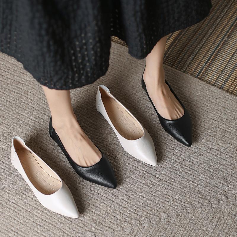 Fashion black/white solid color women working flats shoes soft bottom slip on loafers spring shallow mouth nurse mocasines plus size 43