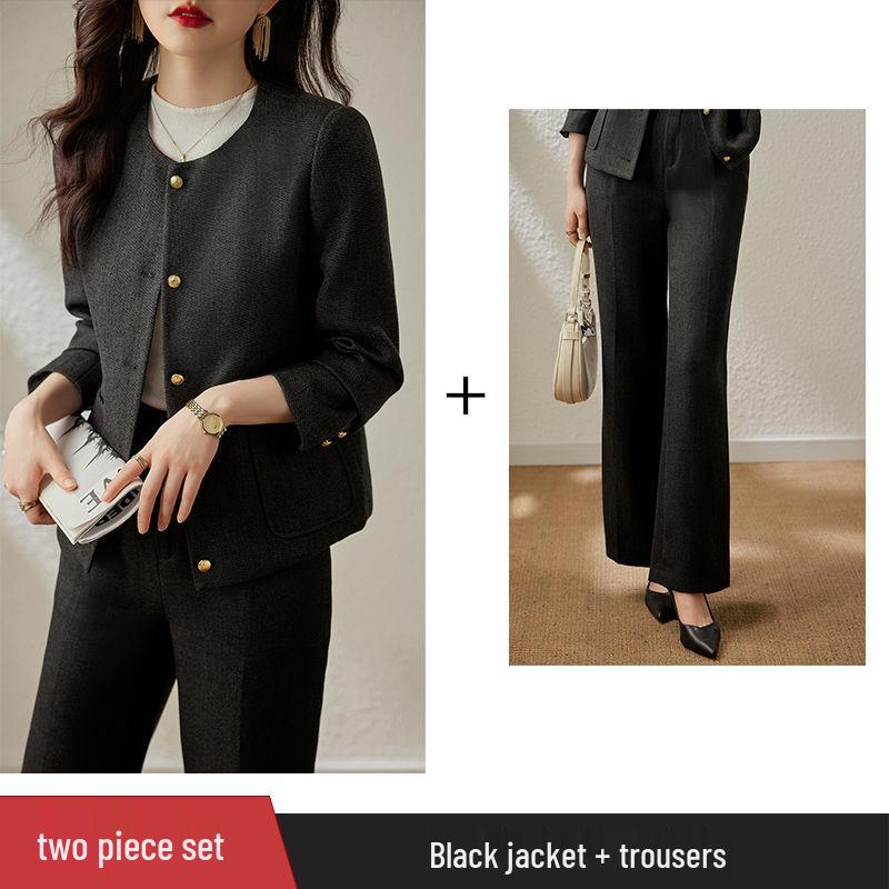 Women's Spring 2024 Versatile Slim Fit Two-Piece Blazer Suit - Crew Neck, High-End Commute Fashion with a Touch of Elegance.