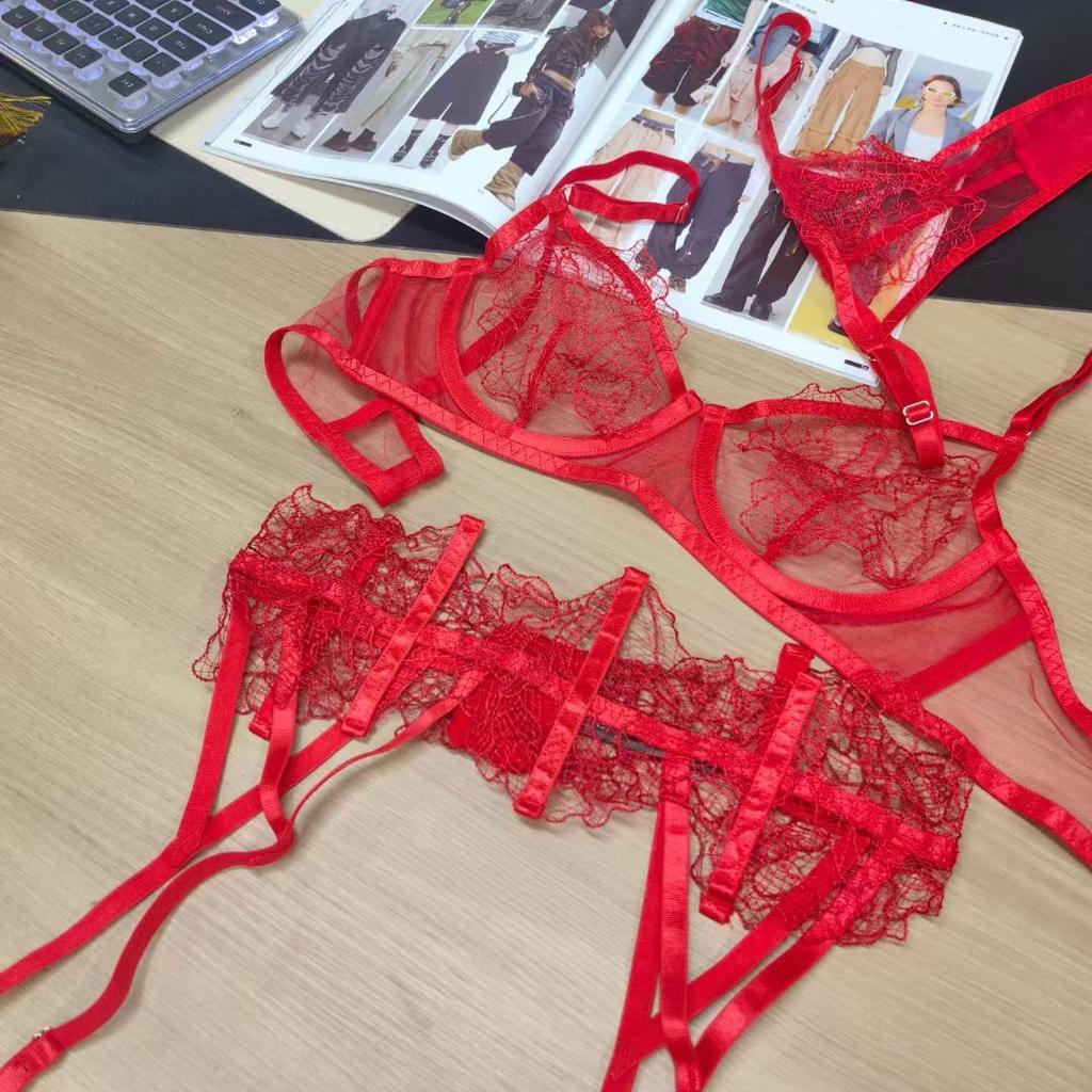 Sexy Erotic Underwear Ultra-thin Perspective Embroidered Lace Underwear Big Chest Small Bra Garter Three-piece