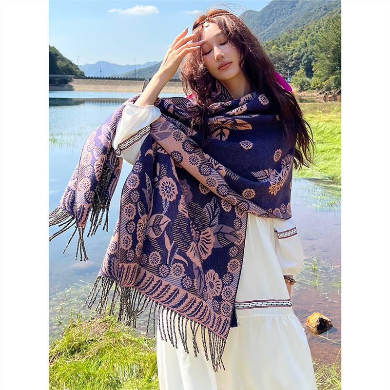 Skin Friendly And Breathable Warm And Versatile Home, Autumn And Winter Women'S Travel Shawl, Thick Cloak, Air Conditioning Blanket