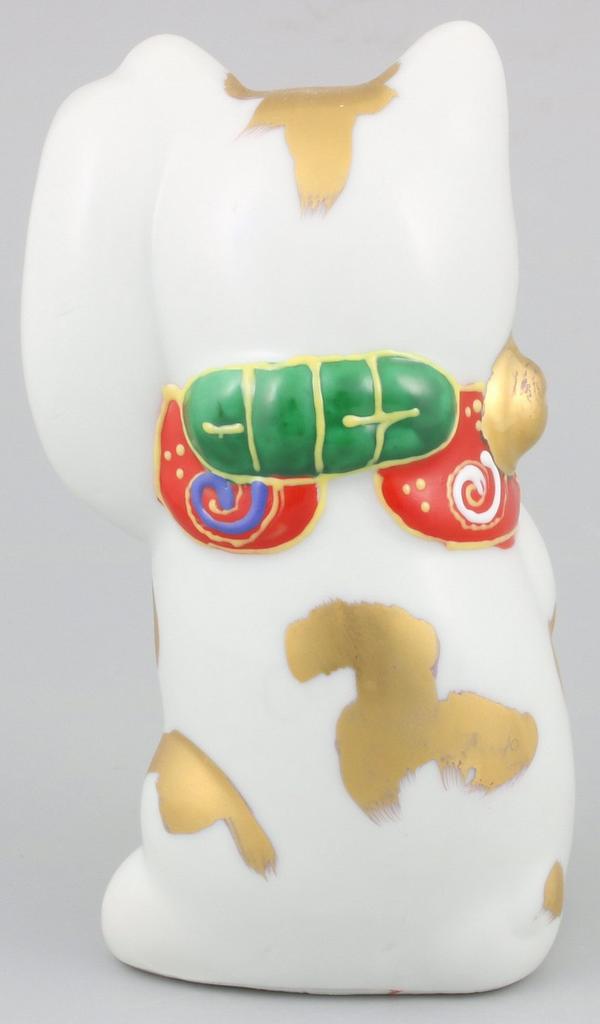 Kutani ware Oval Maneki-neko (beckoning cat) No. 3, Gold-rimmed A-0069