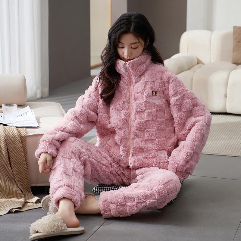 Damska przytulna flanelowa piżama zimowa - Gruby polar koralowy, duży rozmiar, idealna do noszenia w domu lub na zewnątrz jesienią i zimą.