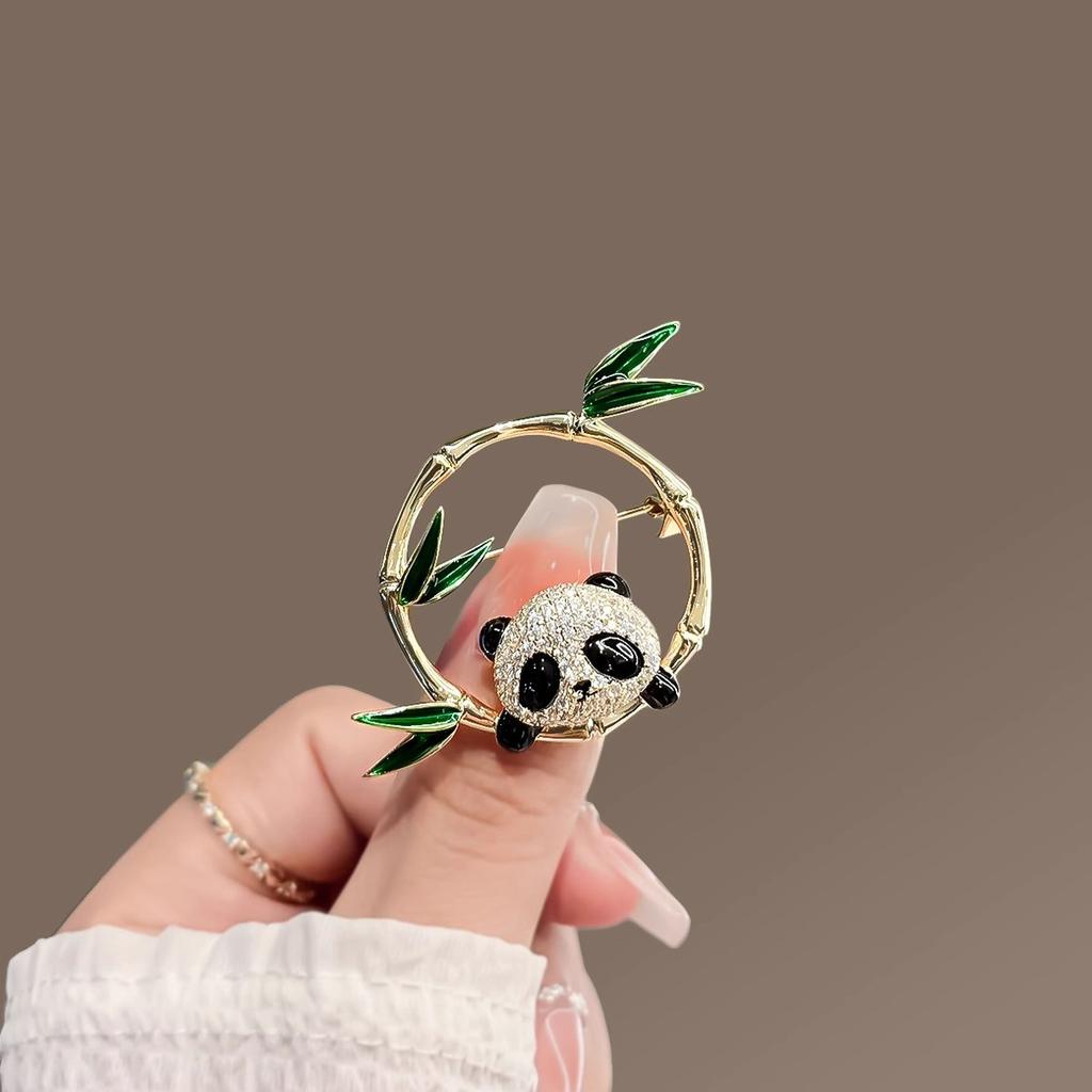Chinese style cute national treasure panda brooch high-end female design sense circle bamboo pin brooch clothes decoration