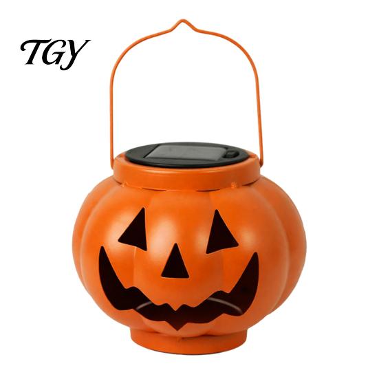 Automatic Dusk to Dawn Lights Solar Pumpkin Lanterns, Waterproof Outdoor Halloween Light, Spooky Autumn Holiday Party Ornaments Hanging Orange Lantern