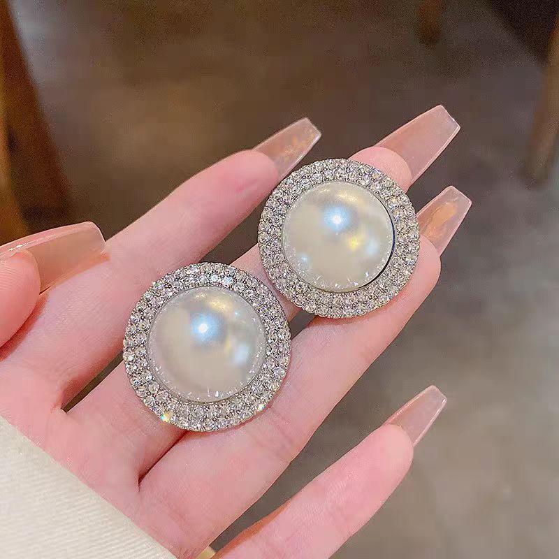 French Elegance, High-end Pearl Flash Diamond Stud Earrings, Personalized Design, Round Earrings, Temperament, Versatile Earrings.