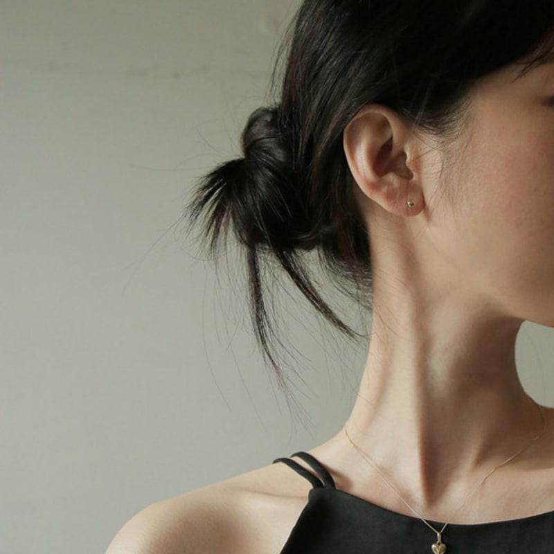 modernlike 14k chubby heart piercing