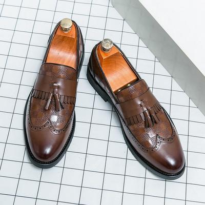 2025 ventes directes nouvelles chaussures pointues en cuir pour hommes chaussures pour hommes mode jeune britannique business habillé décontracté