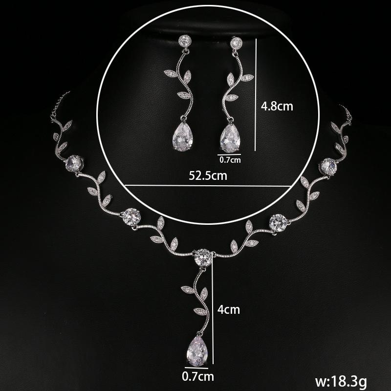 The Set Is Popular, The Simple Zircon Necklace Earrings, The Bridal Wedding Dress, and The Dinner Jewelry Are Super Flash.