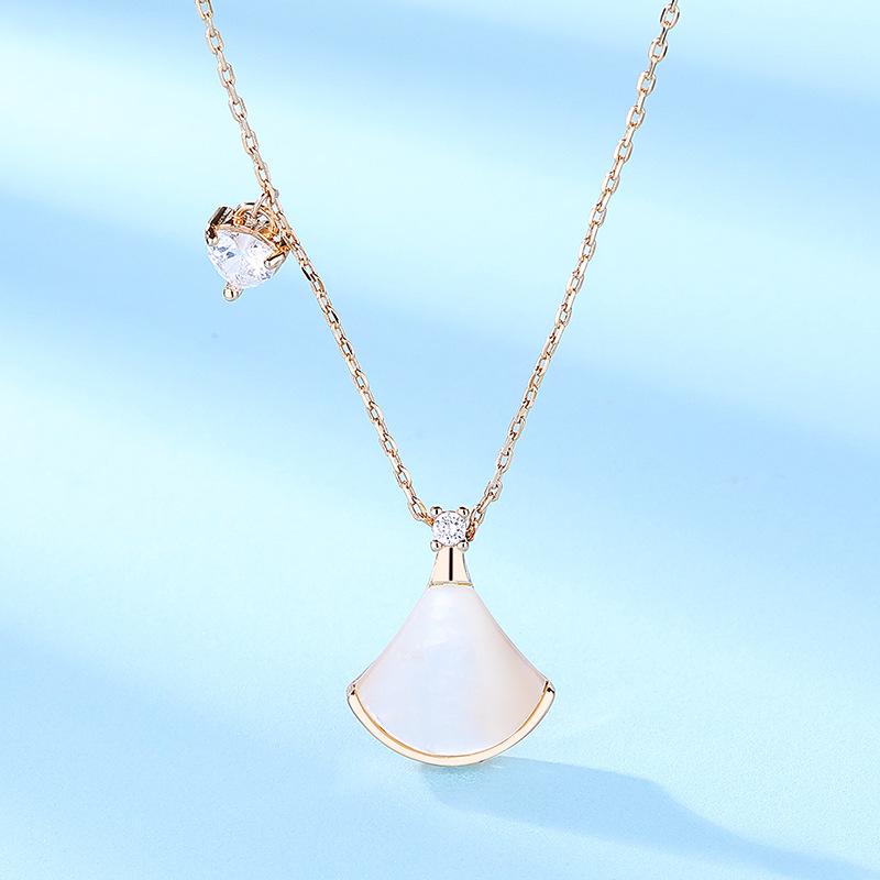 

Серебряное ожерелье для женщин, маленькая юбка, веер, ракушка, простые модные аксессуары, дизайн, ожерелье, кулон 925 Silver