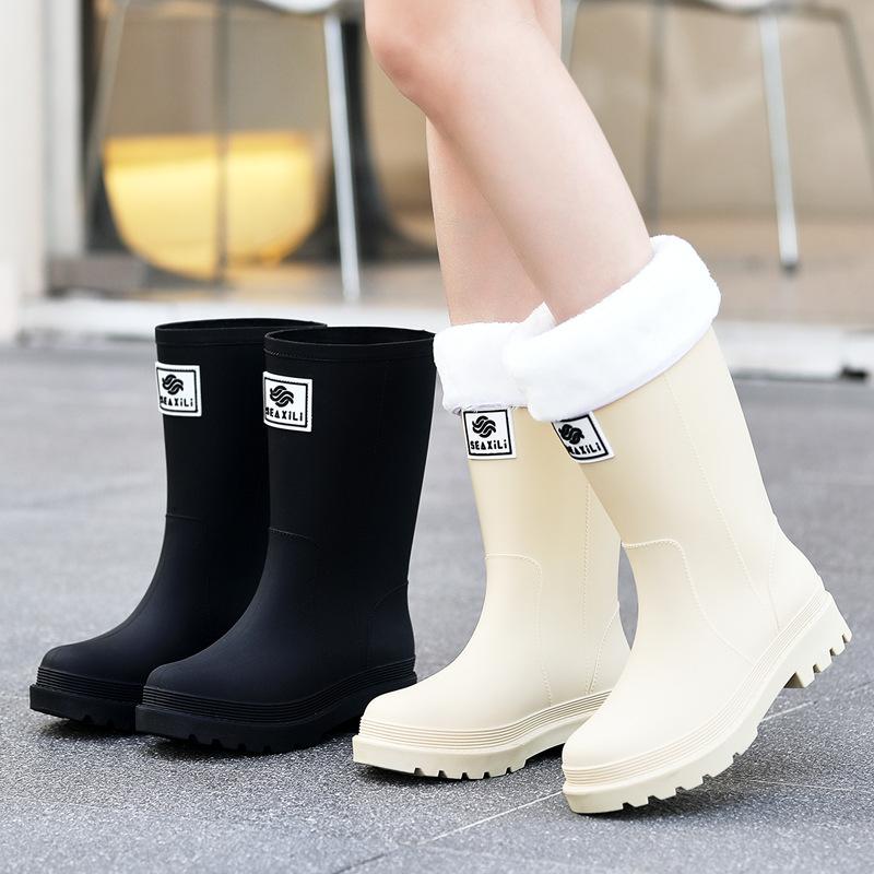 New Medium Tube Rain Shoes, Women's Non-slip Water Shoes, Fashion Water Boots, Thick-soled Rain Boots and Velvet Work Rubber Shoes