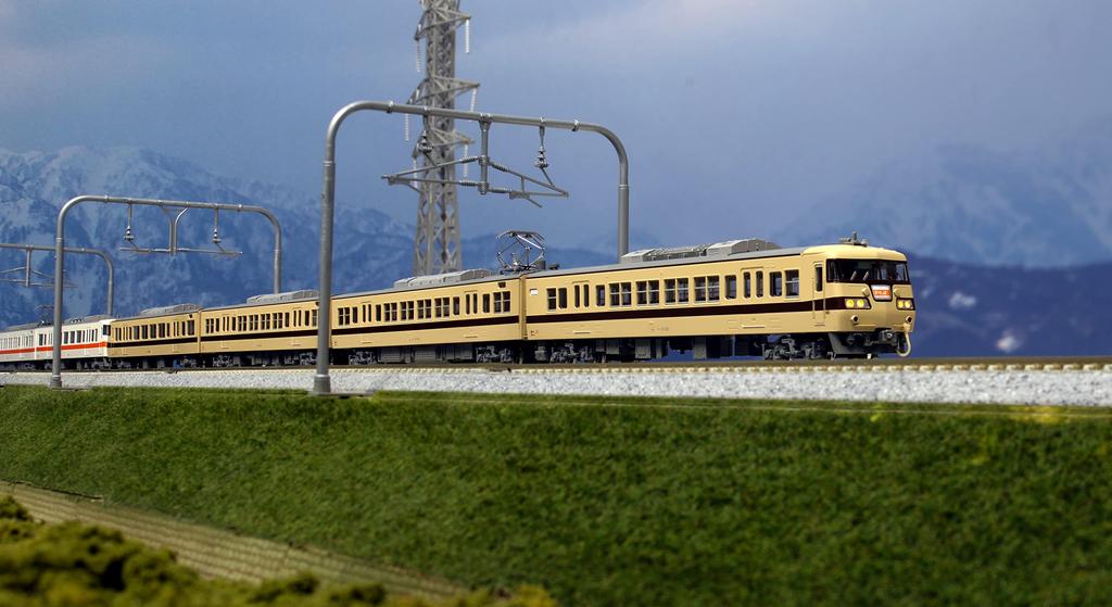 KATO N Gauge 117 Series JR Tokai Color Revival Color Set Project Railway Model Train White + 8-Car [Special Product] 10-1711