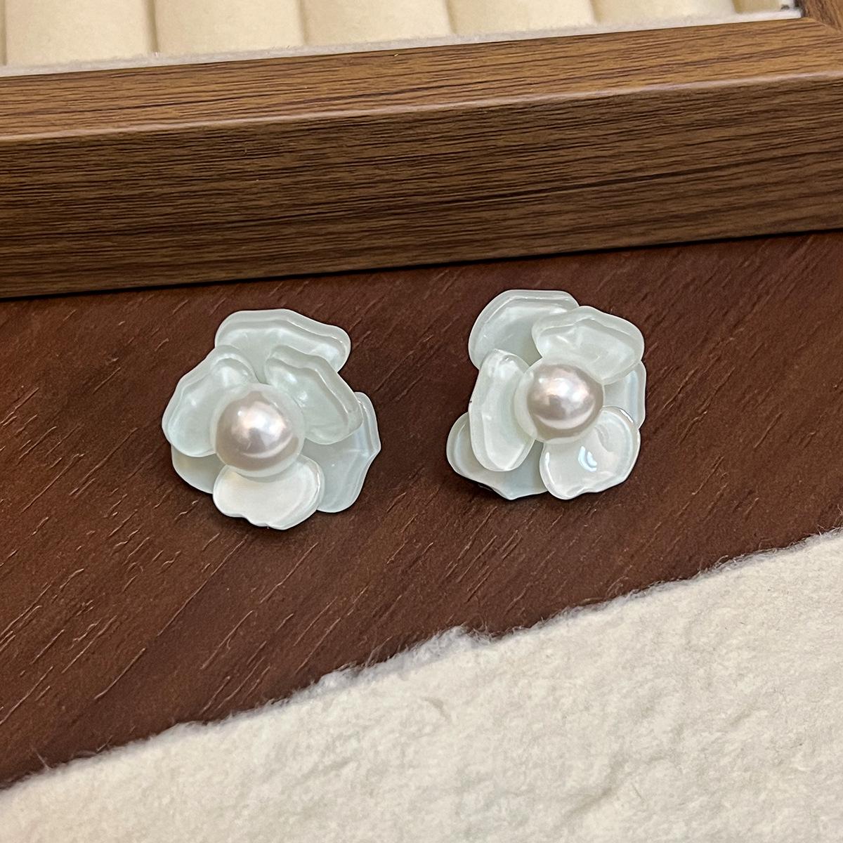 Silver Needle Pearlescent Flower  Pearl Camellia Earrings - Elegant, Face-Slimming Accessory for Women