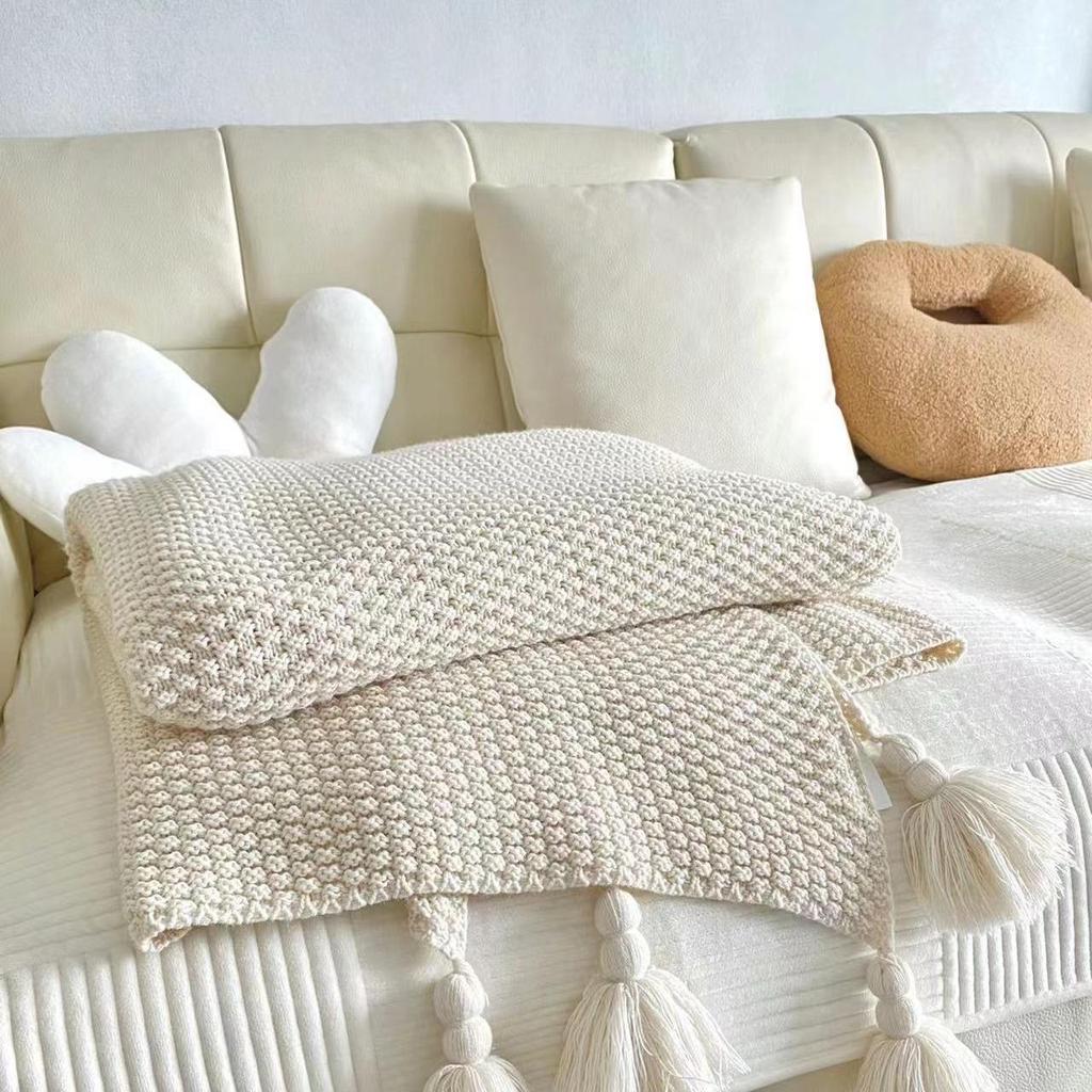 Manta Nórdica Minimalista de Lana con Borlas - Perfecta para Siestas en el Sofá o en la Oficina