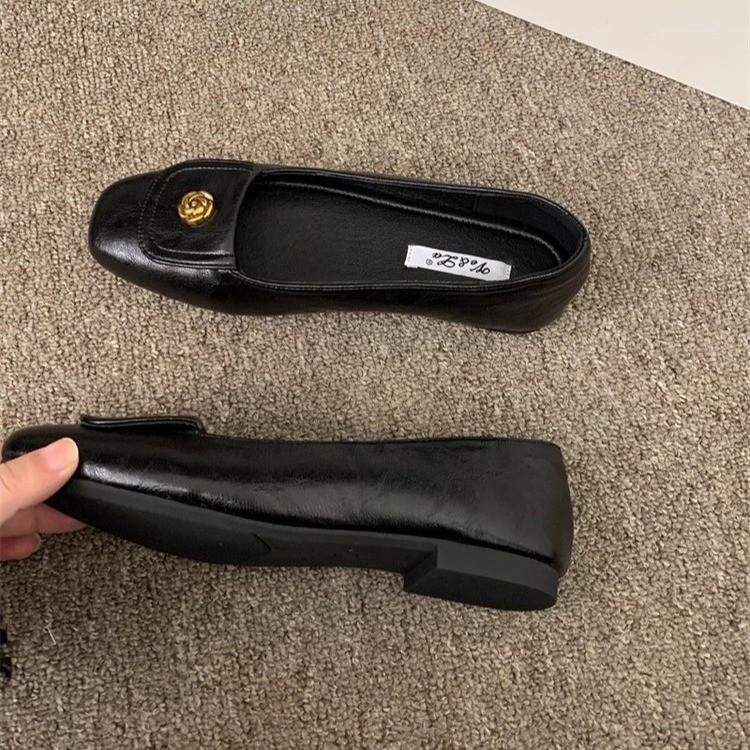 French women's shoes design sense niche flat shoes ladyshoes one pedal retro shoes spring and summer Xiaoxiangfeng red single shoes