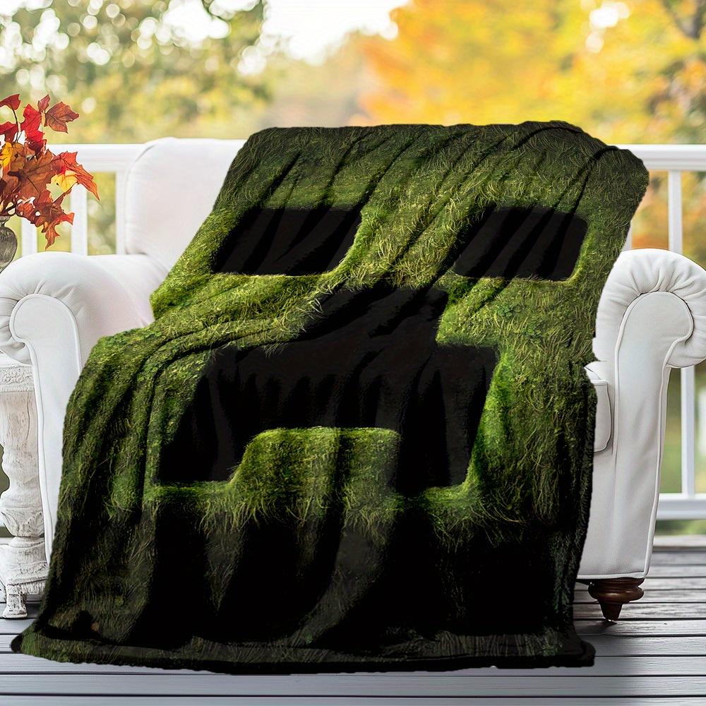 1pc Pixel gameSkull Theme Design Flannel Blanket - 3D Printed Soft Warm, All-Season Lightweight Throw for Camping Travel Bed-080710