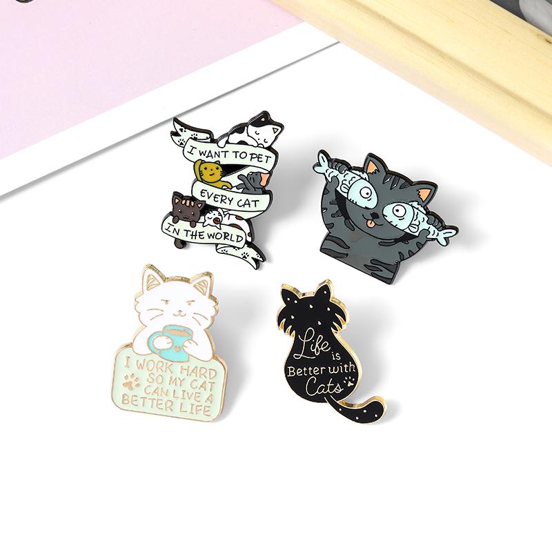 Das Leben ist besser mit Katzen Emaille-Pin Individuelle Katze Fisch Kaffee Broschen Hemd Revers Tasche Niedliches Tier Abzeichen Schmuck Geschenk für Kinder