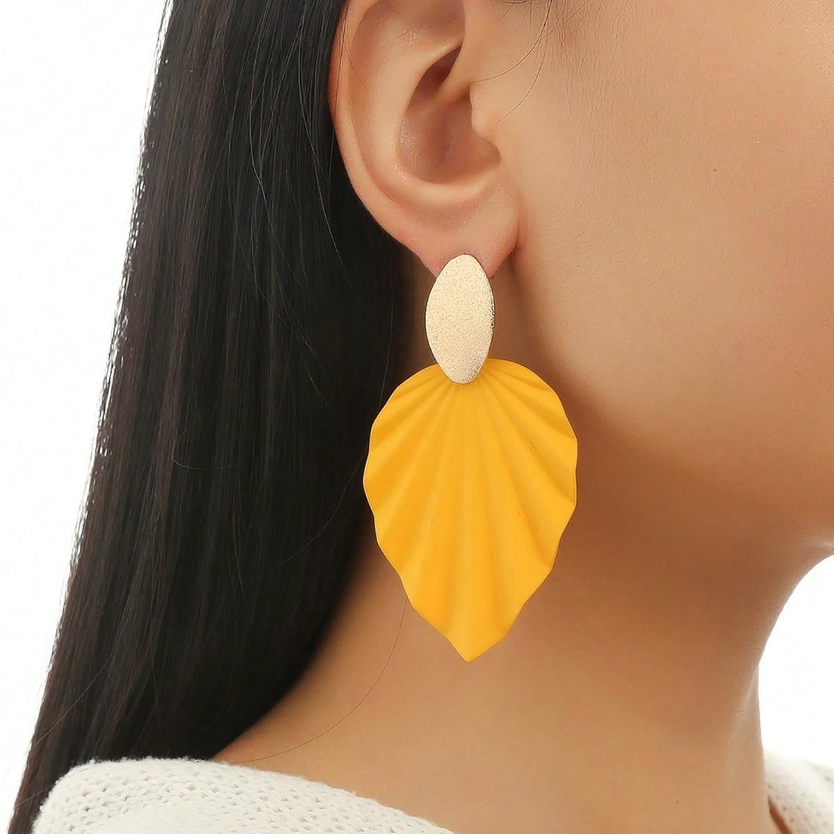 

Модні сережки-краплі для жіночих прикрас жовтий