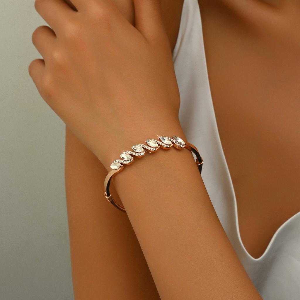 Glass Crystal Inlaid Twist Fashion Bracelet Light Luxury Niche Exquisite Temperament Jewelry Bracelet
