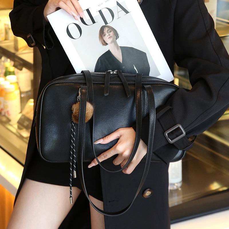 Leather Women's Bag Shoulder Bag New Pillow Bag Women's Commuter Versatile Messenger Bag