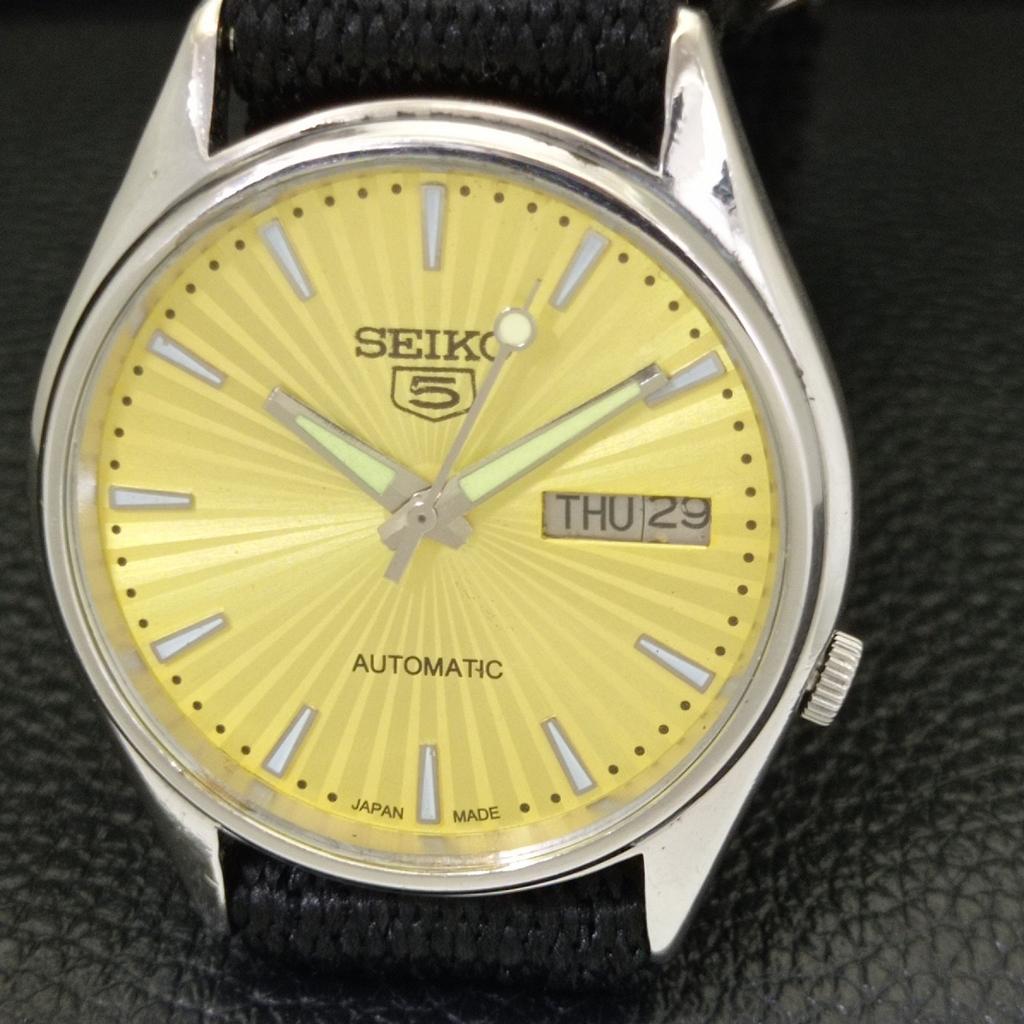 JAPAN 7005A VINTAGE SEIKO 5 AUTOMATIC MENS GOLDEN COLOR DIAL WATCH A701297-5 R206a-a701297
