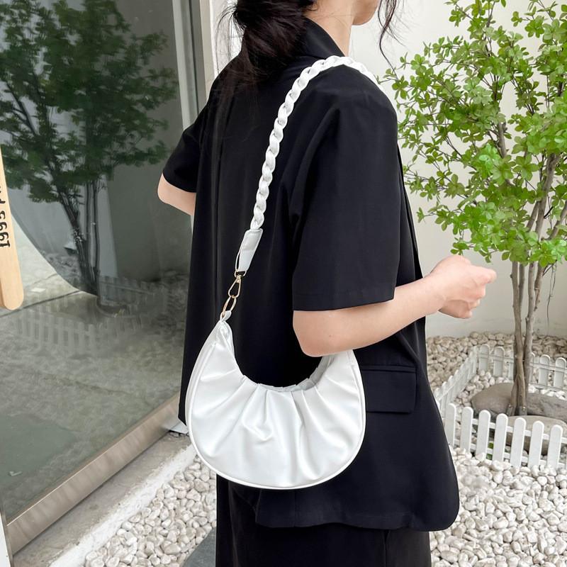 Fashionable Cloud Shoulder Bag For Women 2023 Trendy Pu Leather Small Handbag