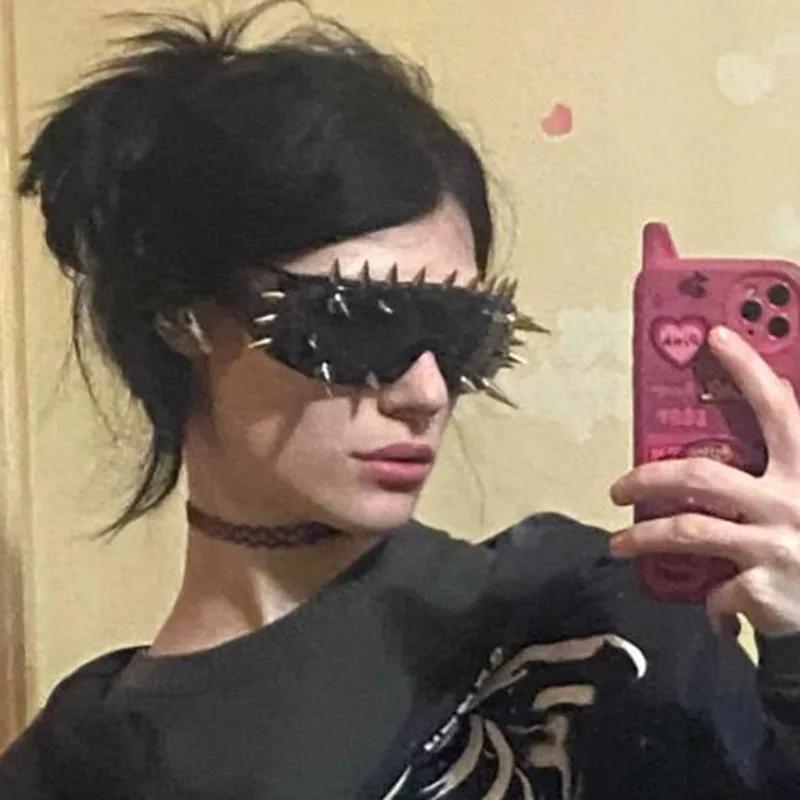 Steampunk Big Frame Nail Rivet Sunglasses Women For Men Vintage Luxury Brand Designer Sun Glasses Popular One Piece Eyewear