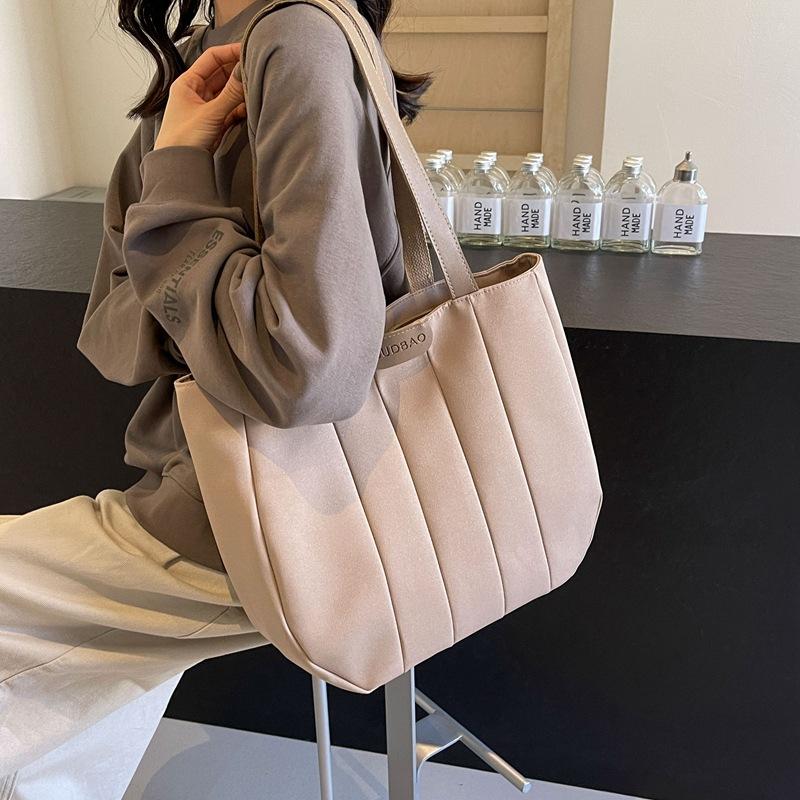High Value Large Capacity Women's Bag 2025 Spring New Fashion Portable Simple Commuting Versatile Shoulder Canvas Tote Bag