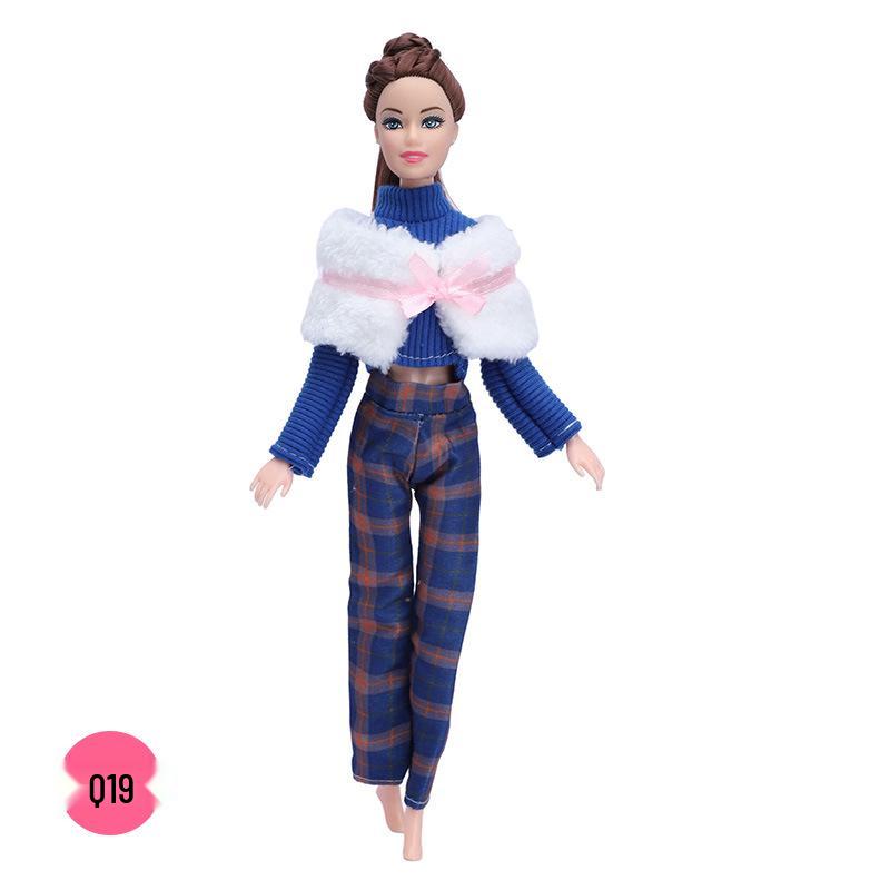 

Набор модной одежды для куклы Барби 30 см: Длинное пальто из искусственного меха и плюшевая короткая куртка Clothes only (doll not included)