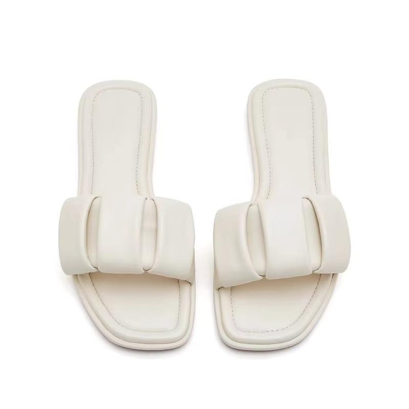 Beautiful cool slippers women's summer wear fashionable versatile skirt new flat beach shoes