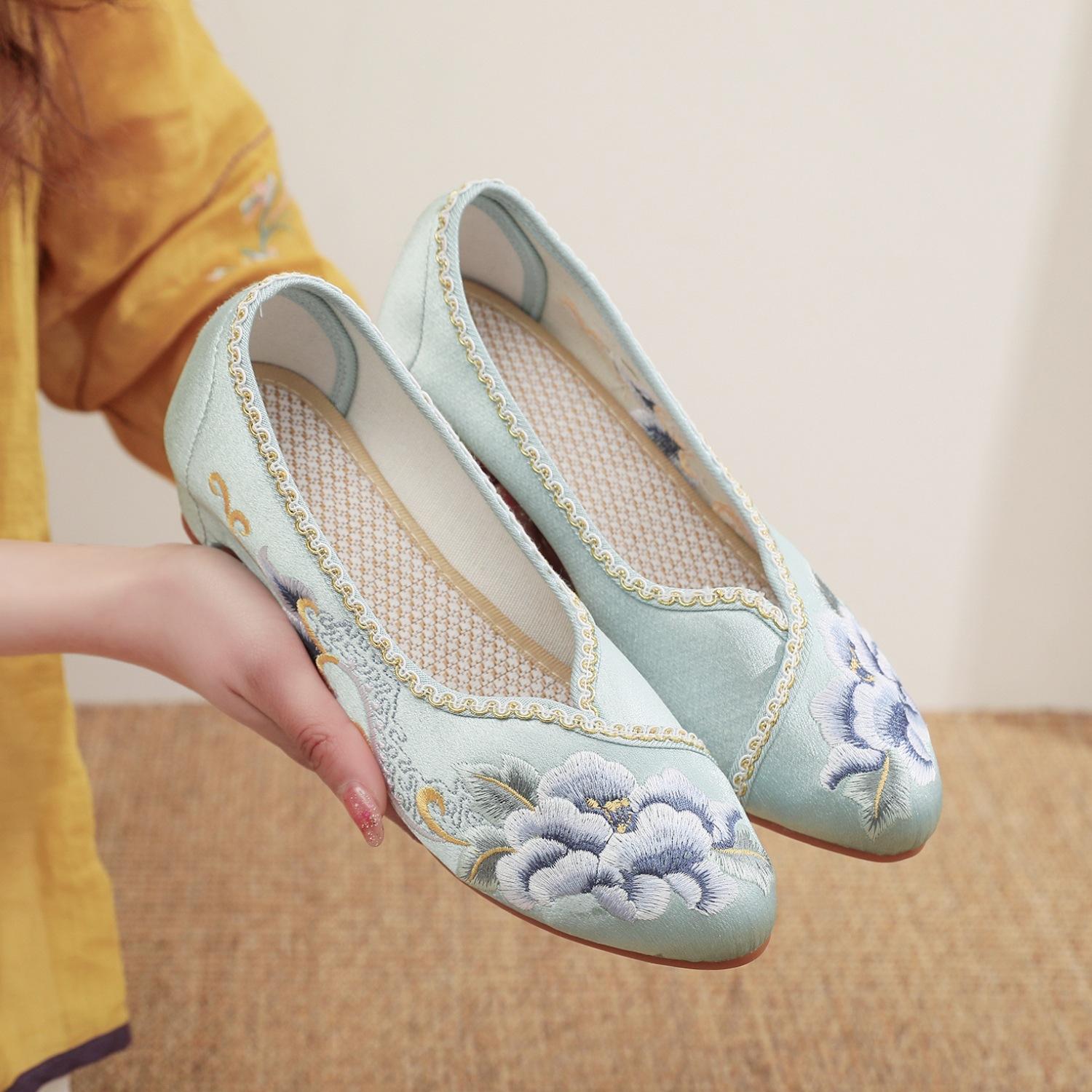 

[Qingxuan] 2024 spring new products are elegant and antique pointed women s shoes, old Beijing medium heel cloth shoes, versatile cheongsam shoes 41 рожевий