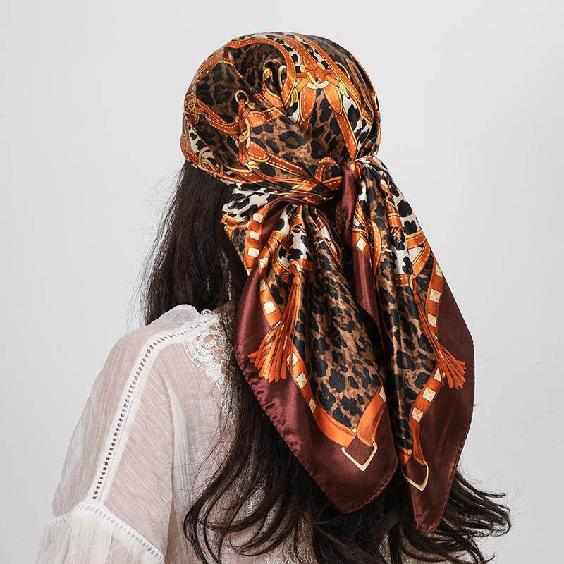 90cm Leopardenmuster Quadratisches Seidentuch Damen Luxus Großer Schal Halstuch Stirnband Damen Kettendruck Hijab Schals Bandana