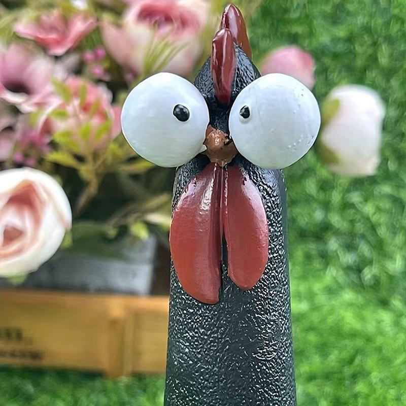 Skurrile Hühnerfigur mit großen Augen Bunte Polka-Dot-Harzstatue Hühnchen mit langen Beinen, das Heilung und Freude ausdrückt Gartenhof-Dekoration