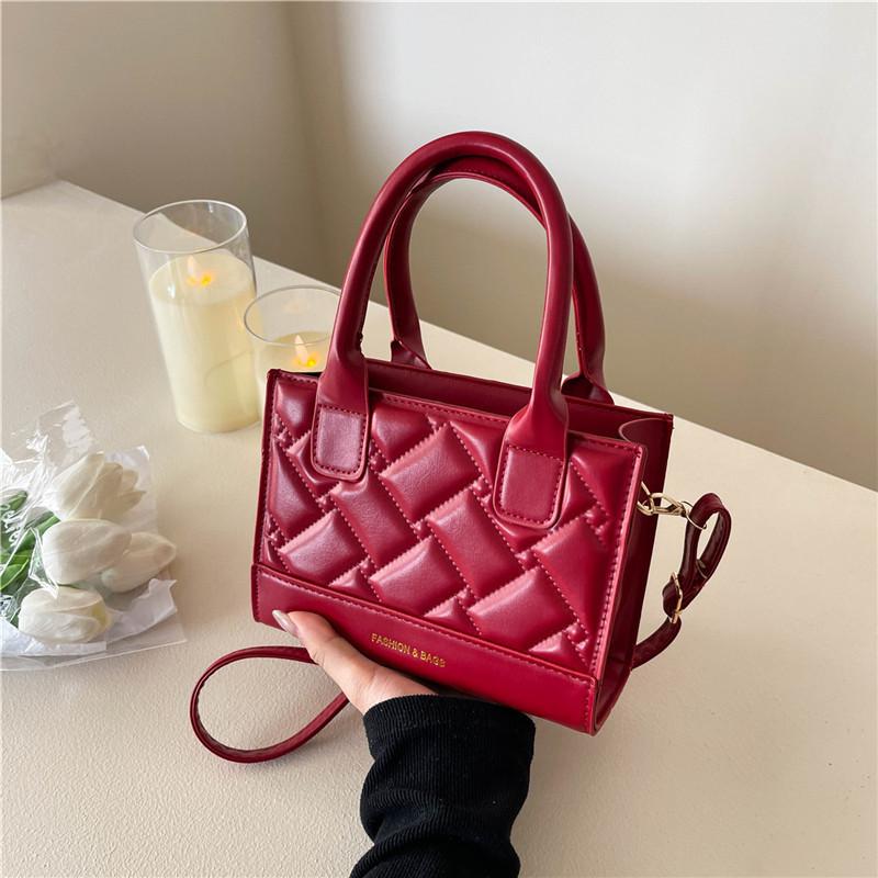 Hot-selling PU handbag bag women's new trend diamond square bag high value single shoulder messenger bag popular