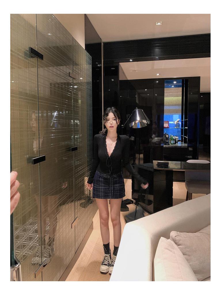 Women's Purple V-Neck Lace Splicing Long-Sleeve Slim Top - Stunning Early Autumn Fashion