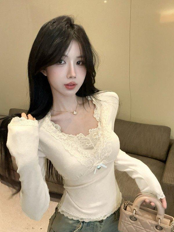 Women's Spring Ballet Style Lace Trim V-Neck Stretch Long-Sleeve Base Layer Top - Sweet & Slimming
