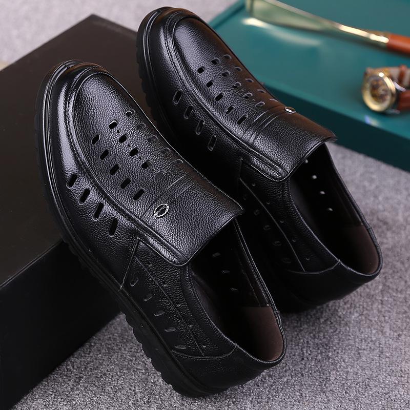 Sandals Men'S Leather Breathable Father Shoes Soft Sole Non-Slip Hollow Hole Shoes Thick Sole Wear-Resistant Cool Leather Shoes