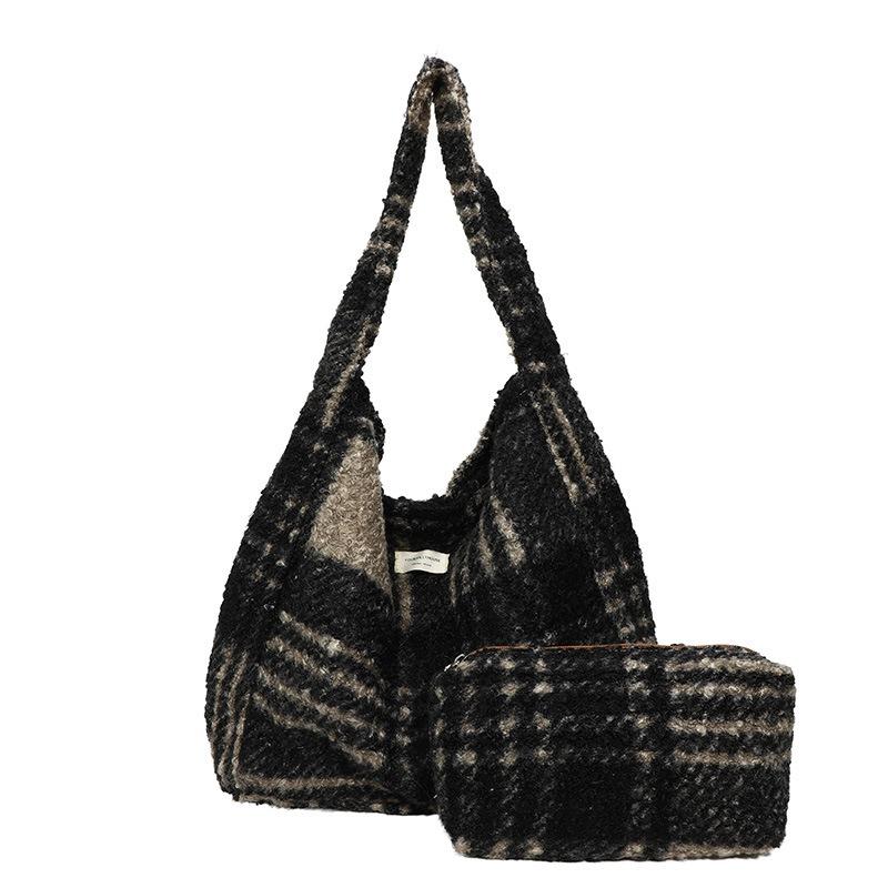 Lamb Wool Plush Bag Women's Large-capacity New Autumn and Winter Versatile Shoulder Bag Alphabet Commuter Tote Bag