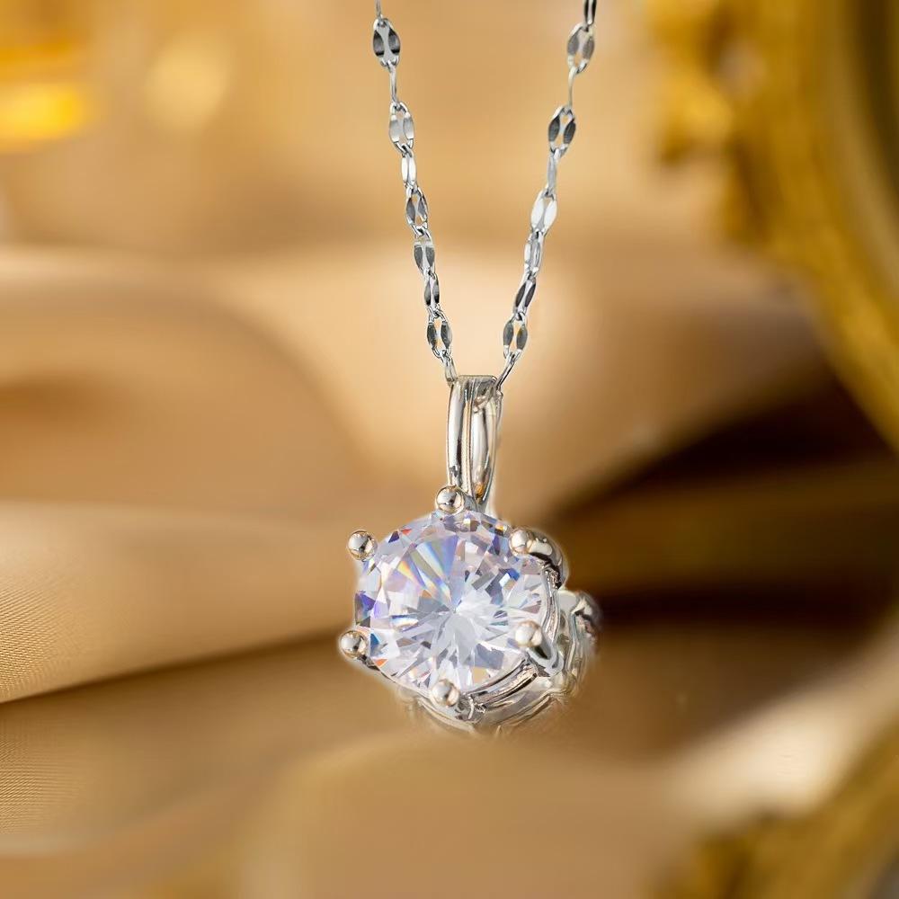 

Звездное светлое ожерелье с шестью когтями и одним бриллиантом, женская мода 2025 года, простой темперамент, нишевый дизайн, усовершенствованная ключичная цепочка