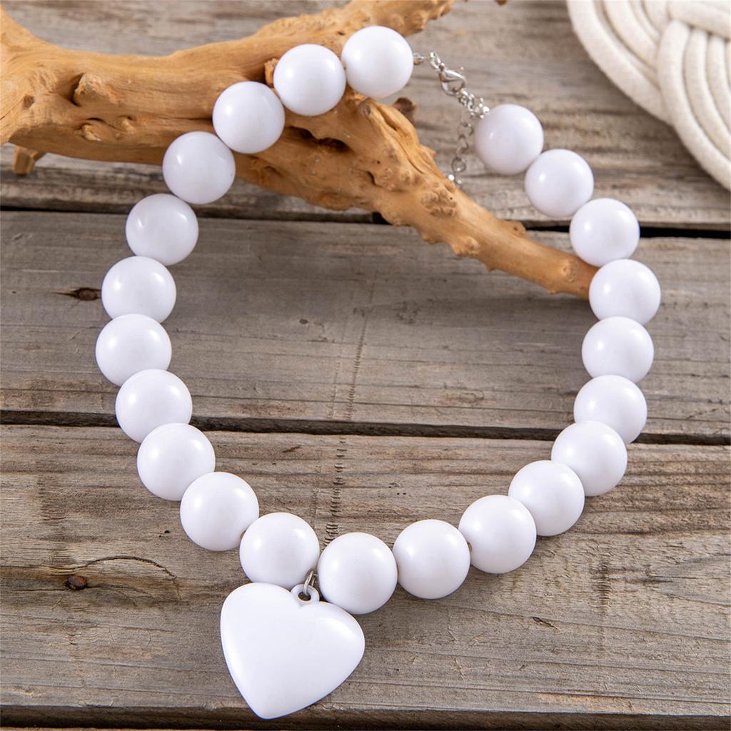 Elegant Beaded Large Heart Necklace Symbolizing Eternal Love And Sophistication For Fashion Forward Young Women