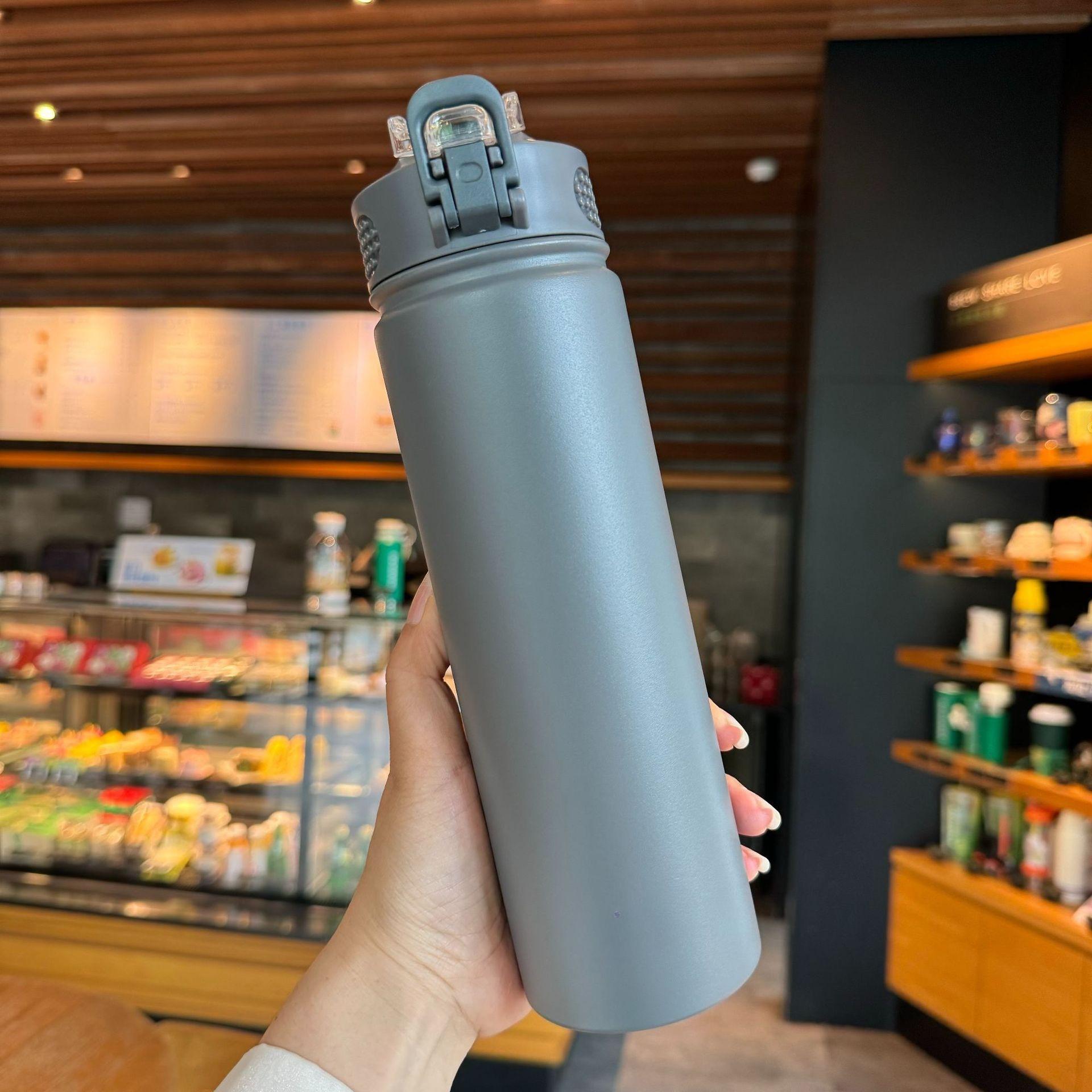 

Stainless steel insulated cup with a straw - Sports water bottle - Cup that retains both hot and cold temperatures 600ml серый