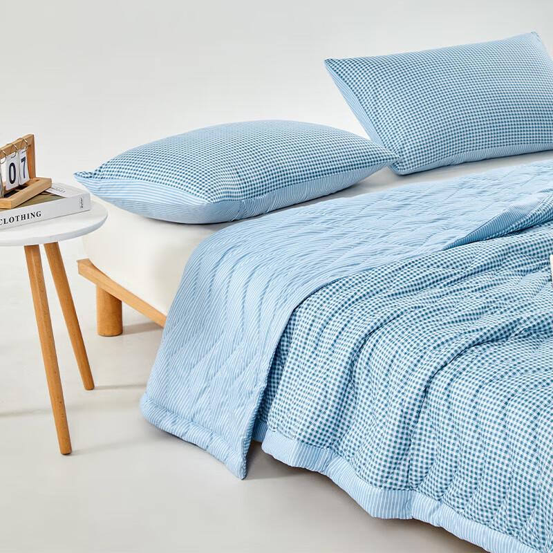 Muji Simple Grid Summer Quilt