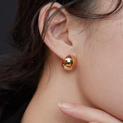 Mote rustfritt stål Gullfarge Små perleøreringer for kvinner Elegant bryllupsfest Brudsmykker Gave Forhindre allergi