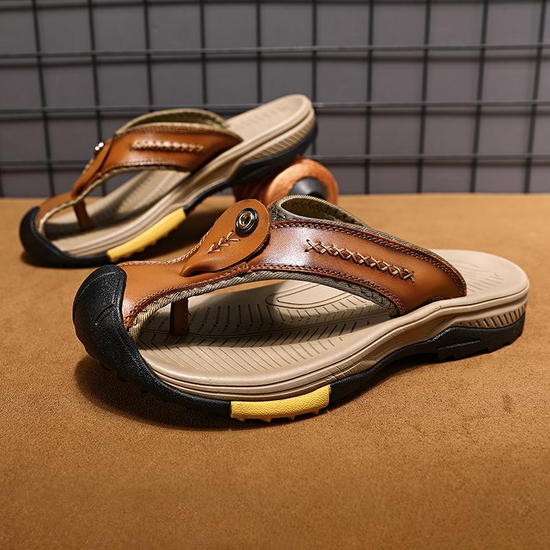 Fashion 2024 Summer New Home Leisure Leather Slippers Massage Sole Men's Beach Shoes Daily Men's Park Walking Shoes Classic Brown