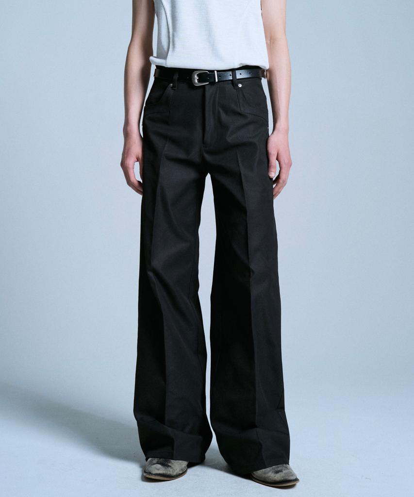 Kaempeoudeu Pressed Polyester Flare Slacks_Black